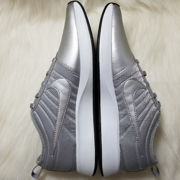$80⬇️NEW Nike Dual Tone Racer Metallic Silver sz 8 - Picture 5 of 6
